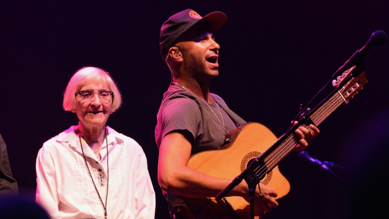 Tom Morello annonce le décès de Mère Mary Morello