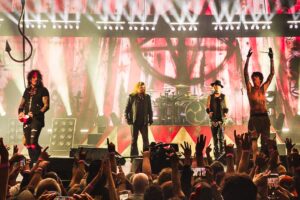 Mötley Crüe donne le coup d'envoi de la tournée nord-américaine 2026 avec un set de 17 chansons