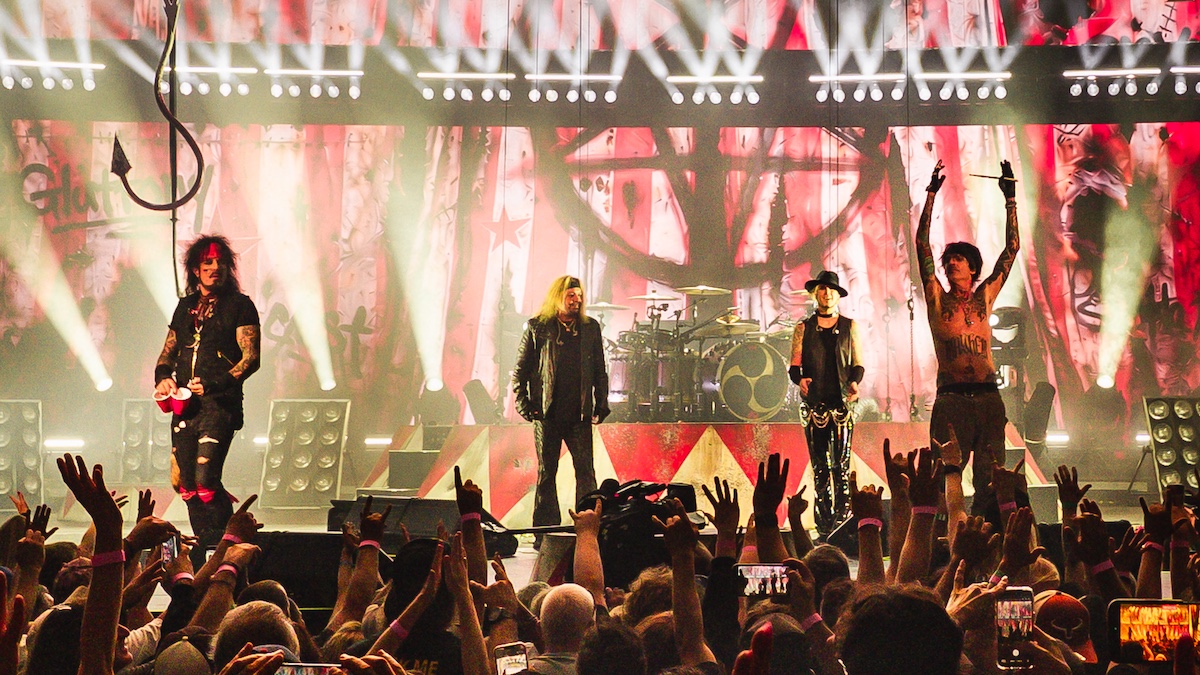 Mötley Crüe donne le coup d'envoi de la tournée nord-américaine 2026 avec un set de 17 chansons