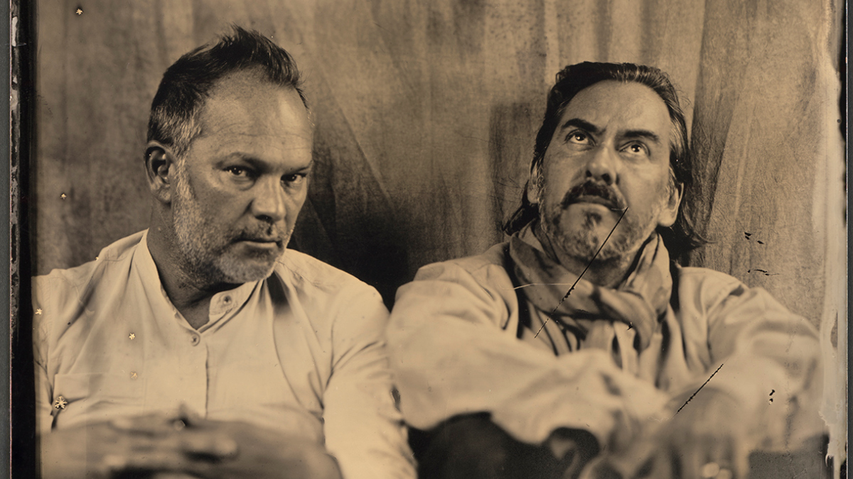Nigel Godrich et Dhani Harrison forment Dragonflies et sortent le single "Slower"