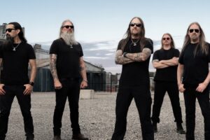Amon Amarth annonce un nouvel album et sort le single « Gjallarhorn »