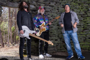 Dinosaur Jr. dévoile son nouveau single « Blowin' Up » : streaming
